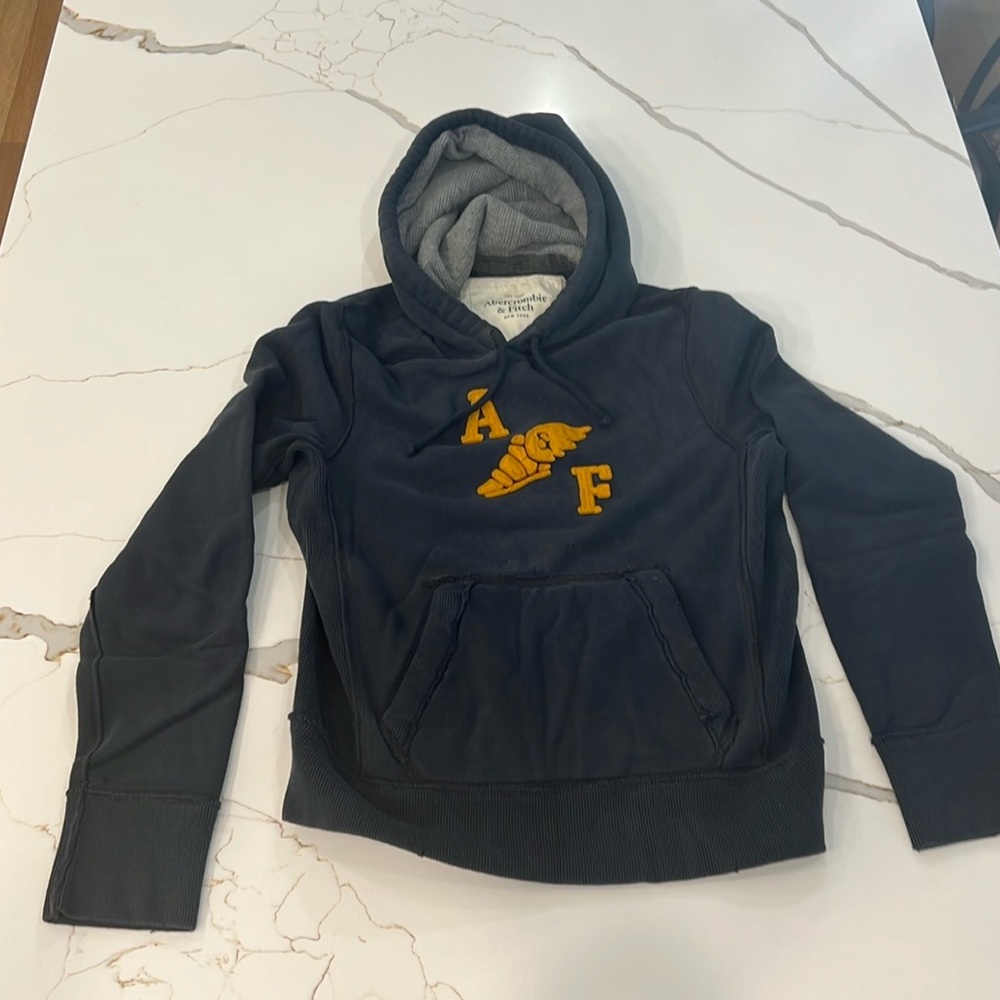 Abercrombie & Fitch Men’s Classic Hoodie